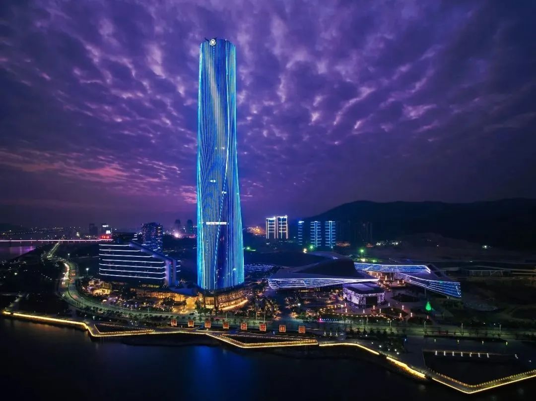 景观亮化流光溢彩，LED显示屏成春节经济潜力股